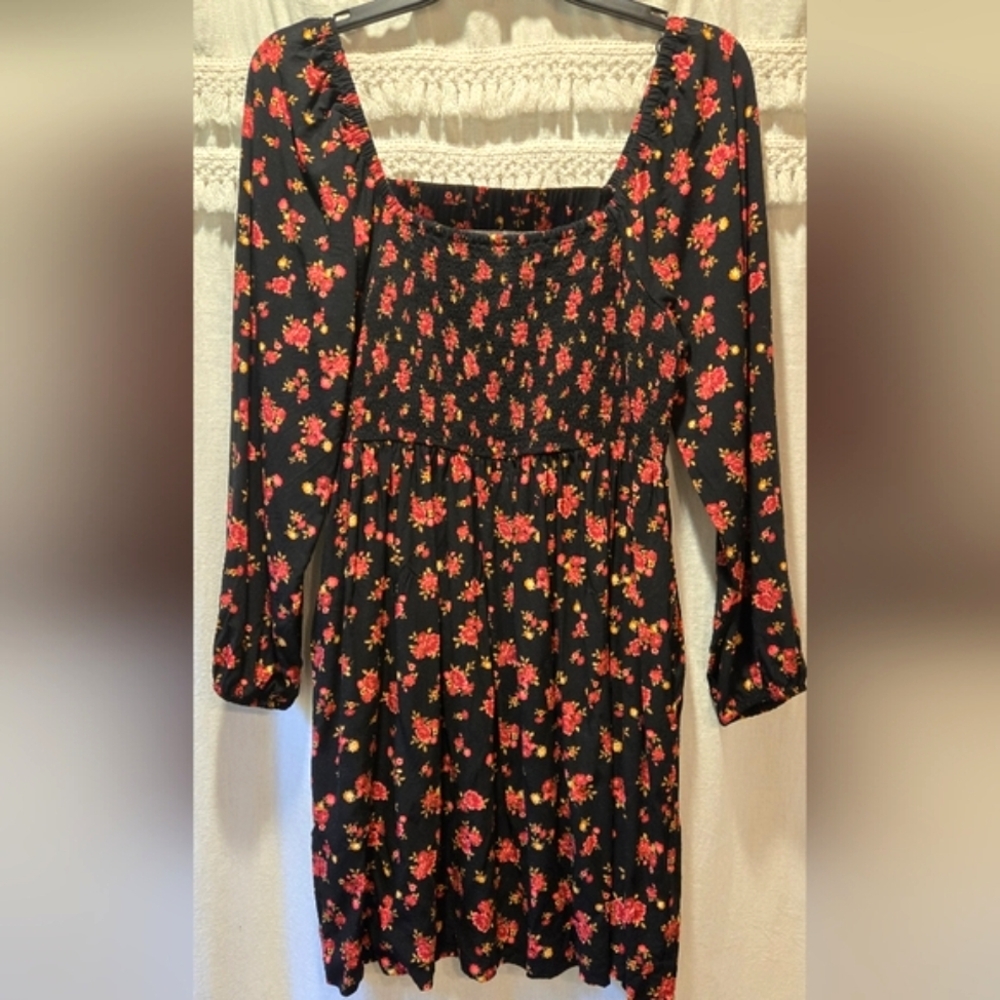 Old Navy Black Floral Red Rose Long Sleeve Mini Dress Smocked Stretchy Medium